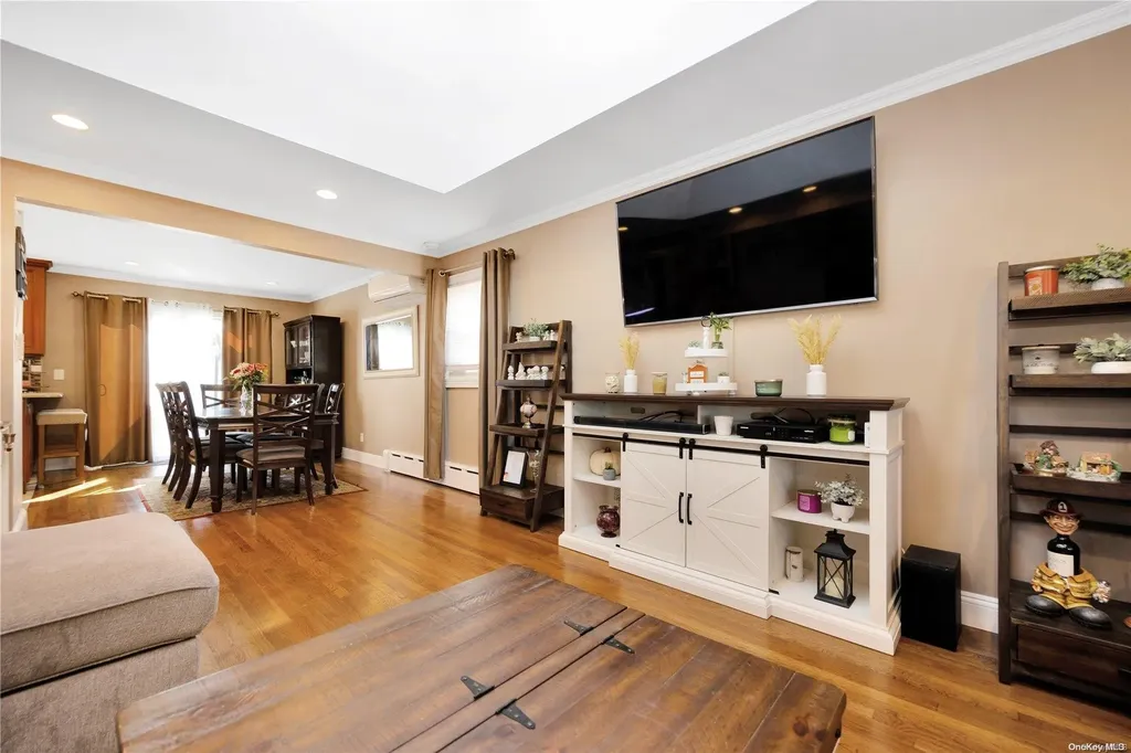 387 Montgomery Avenue Oceanside NY 11572