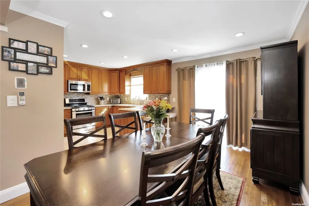 387 Montgomery Avenue Oceanside NY 11572