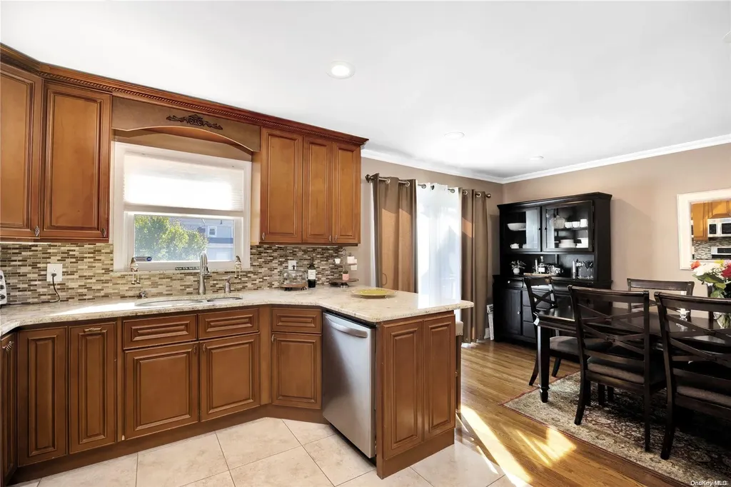 387 Montgomery Avenue Oceanside NY 11572