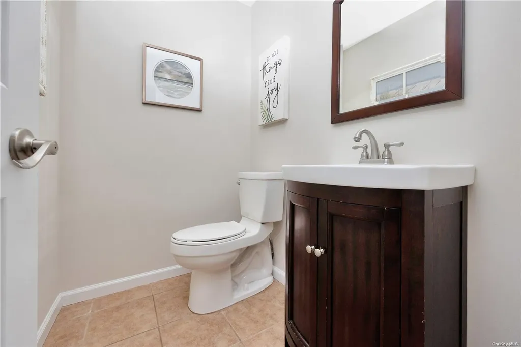 3425 Bayfield Boulevard Oceanside NY 11572