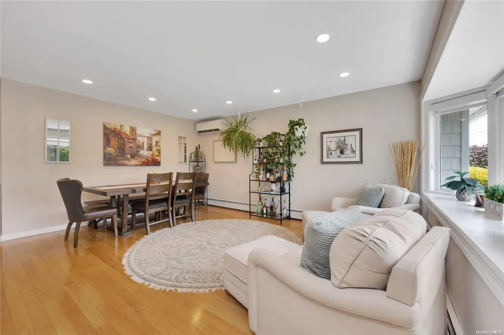 3425 Bayfield Boulevard Oceanside NY 11572