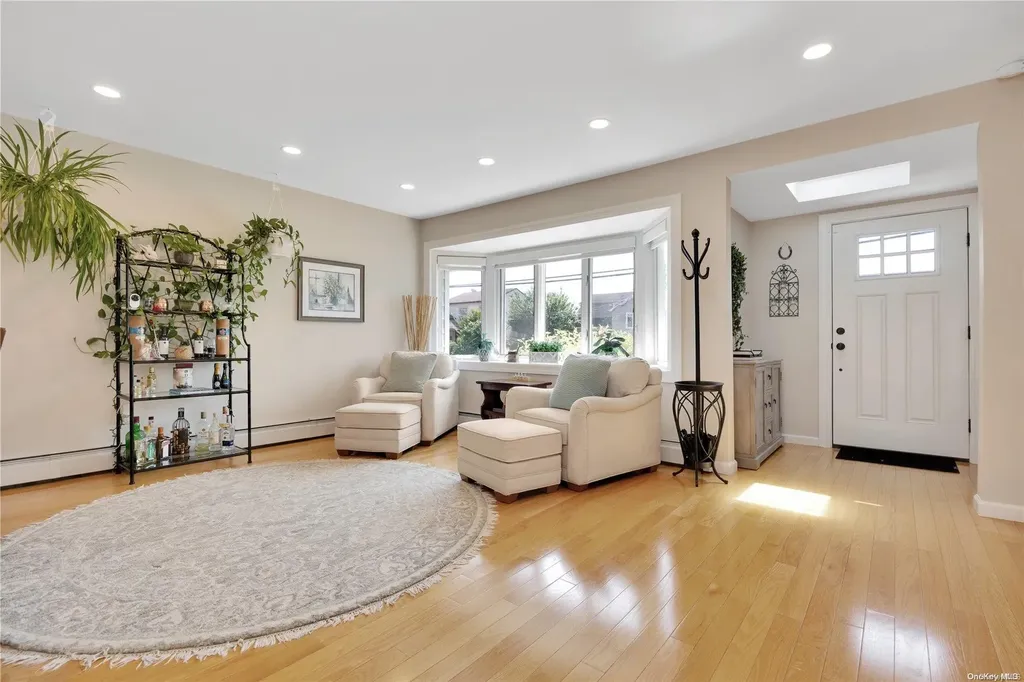 3425 Bayfield Boulevard Oceanside NY 11572