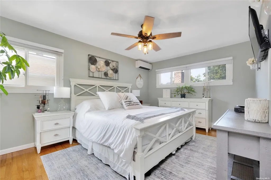 3425 Bayfield Boulevard Oceanside NY 11572