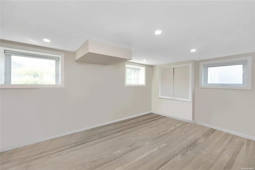 3425 Bayfield Boulevard Oceanside NY 11572