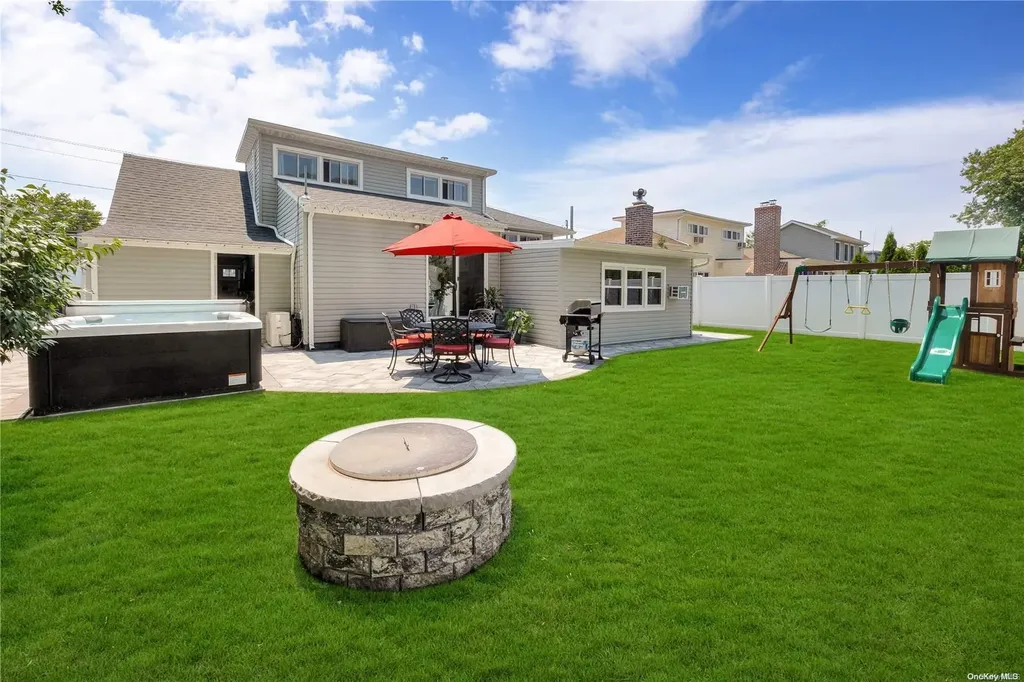 3425 Bayfield Boulevard Oceanside NY 11572