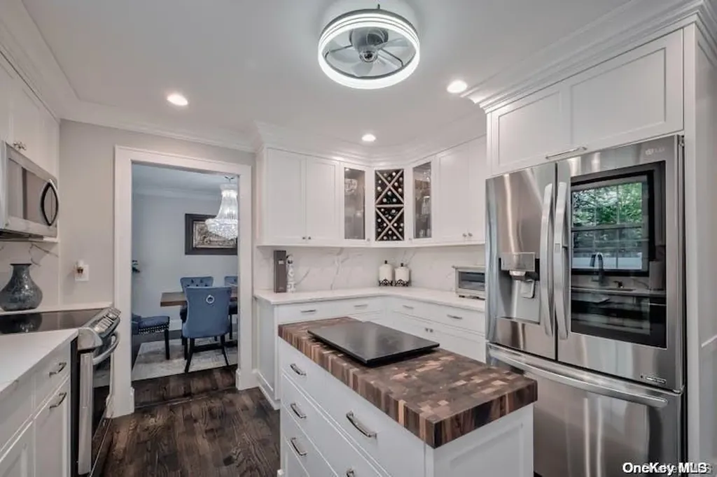 8 Glacier Drive Smithtown NY 11787