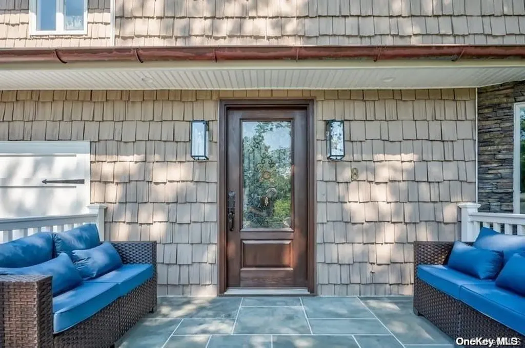 8 Glacier Drive Smithtown NY 11787