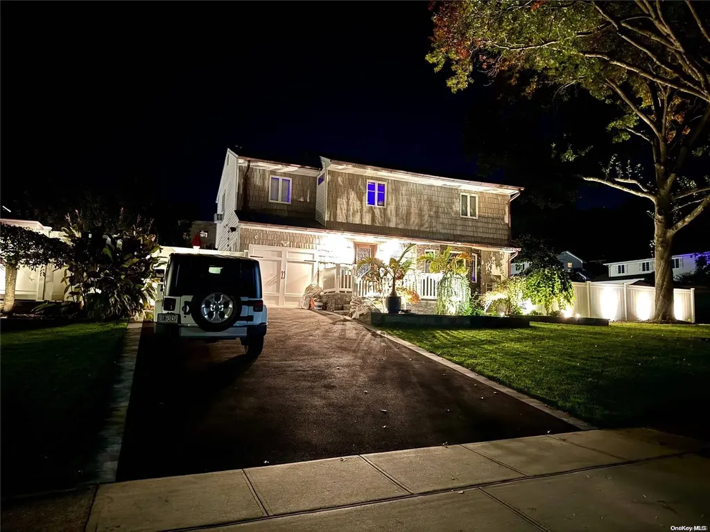 8 Glacier Drive Smithtown NY 11787