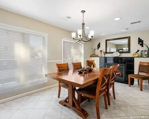 1382 America Avenue West Babylon NY 11704