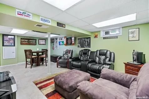 1382 America Avenue West Babylon NY 11704