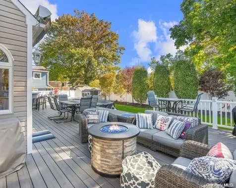 1382 America Avenue West Babylon NY 11704