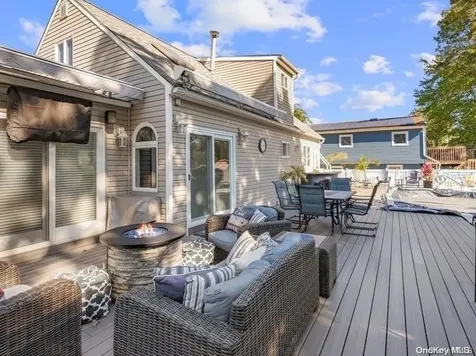 1382 America Avenue West Babylon NY 11704