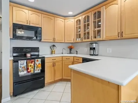 1382 America Avenue West Babylon NY 11704