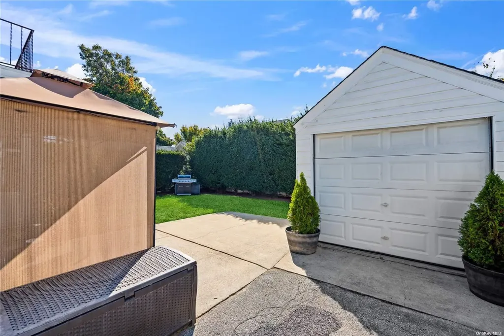 60 Morris Parkway Valley Stream NY 11580