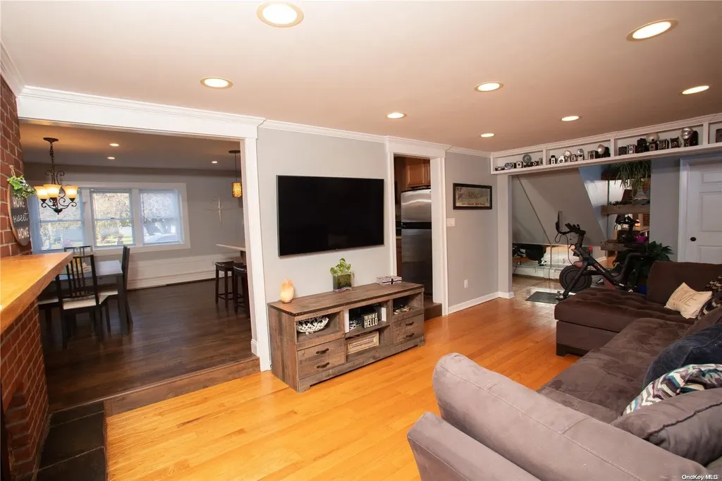 2 Johnson Court Babylon NY 11702