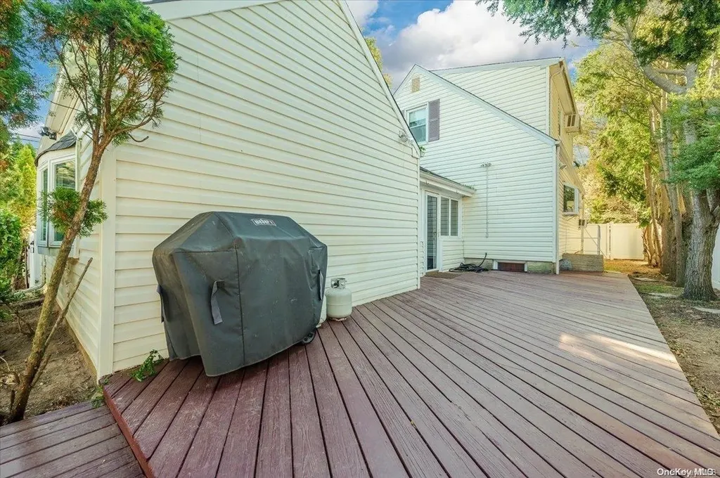 1154 Maple Avenue South Hempstead NY 11550