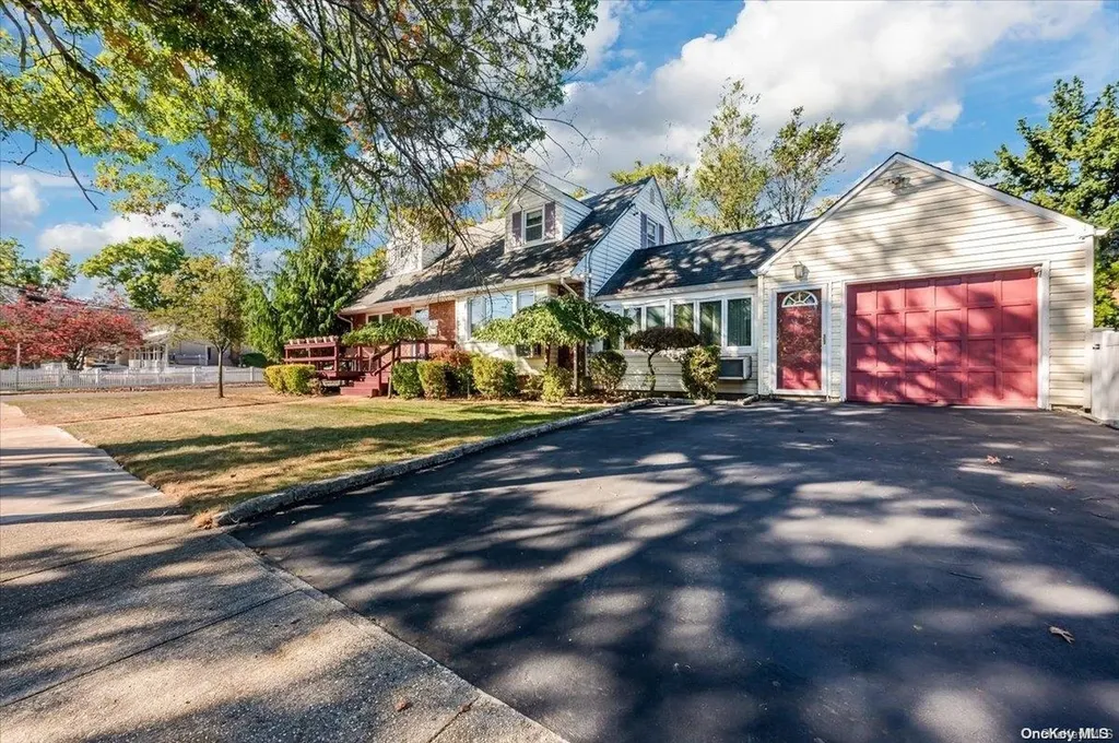 1154 Maple Avenue South Hempstead NY 11550