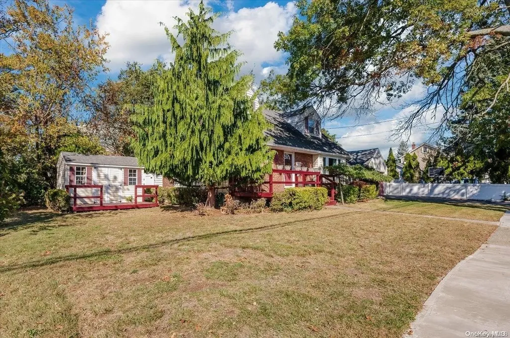 1154 Maple Avenue South Hempstead NY 11550