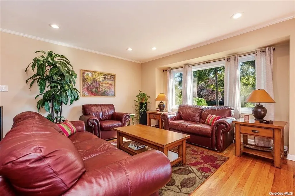 1154 Maple Avenue South Hempstead NY 11550