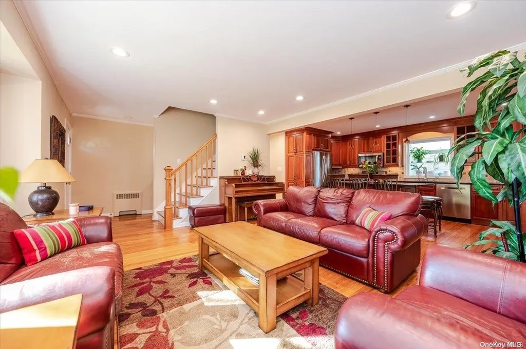 1154 Maple Avenue South Hempstead NY 11550