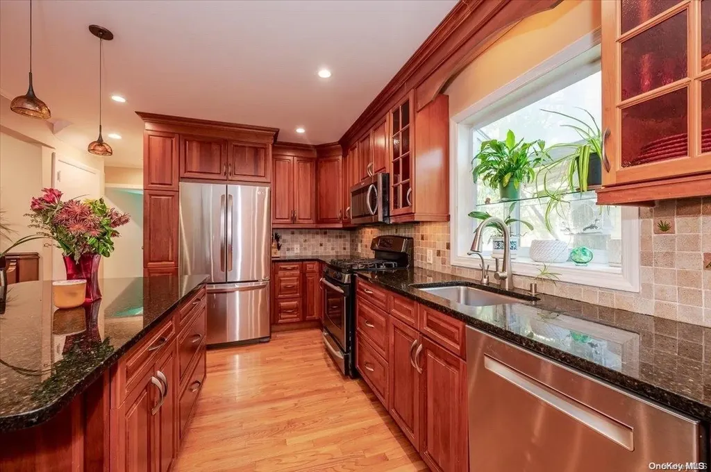 1154 Maple Avenue South Hempstead NY 11550