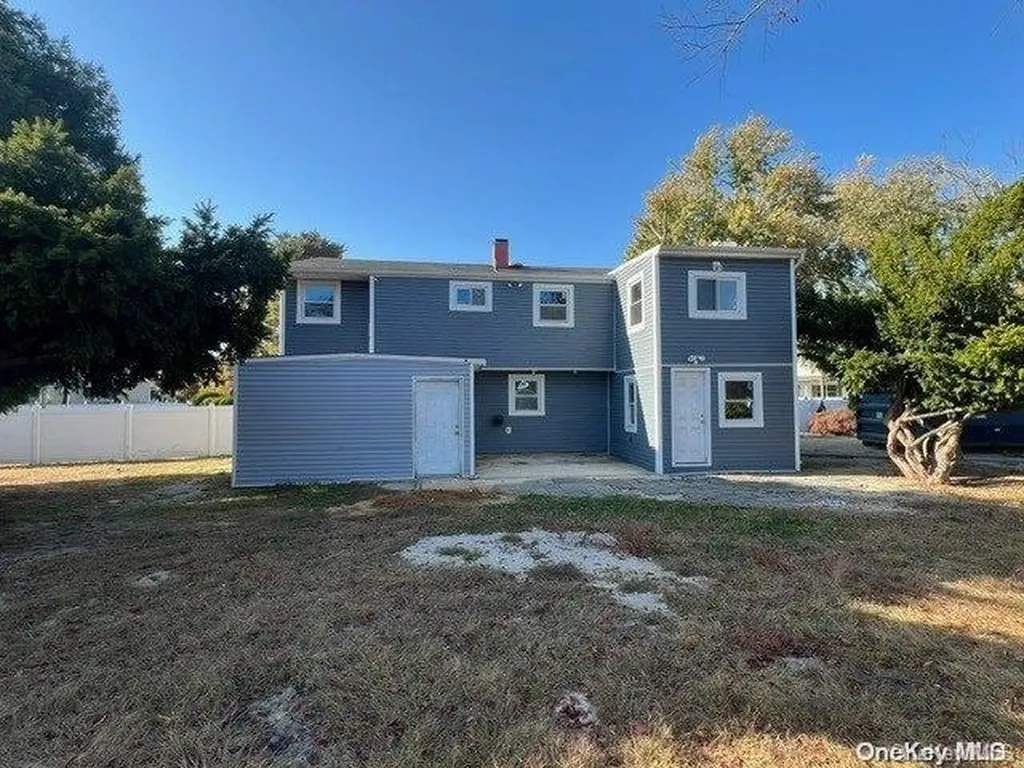 99 Calebs Path Central Islip NY 11722