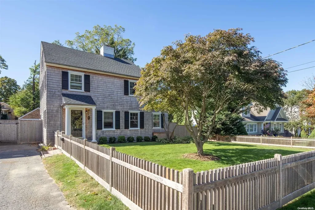 21 Hemlock Avenue Huntington NY 11743
