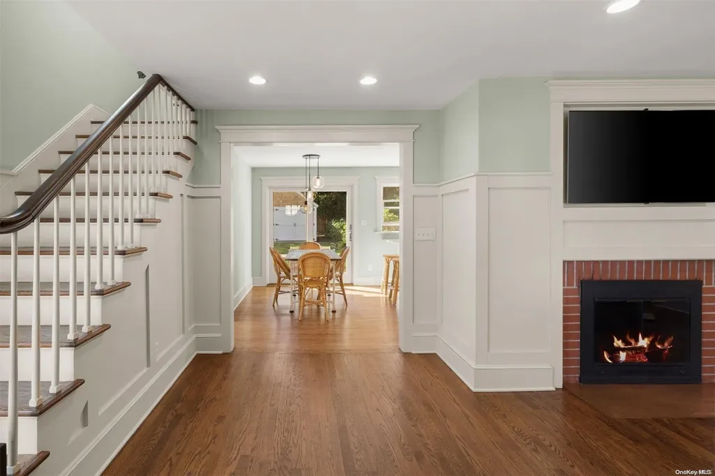 21 Hemlock Avenue Huntington NY 11743