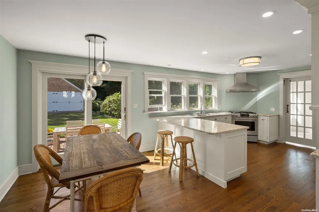 21 Hemlock Avenue Huntington NY 11743