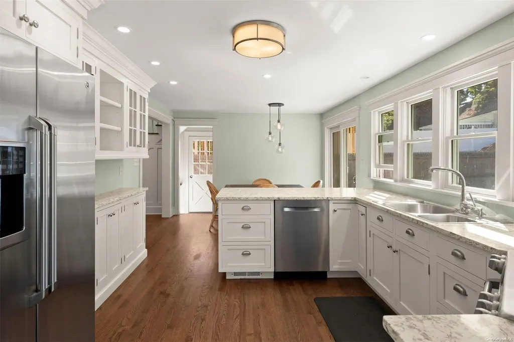 21 Hemlock Avenue Huntington NY 11743