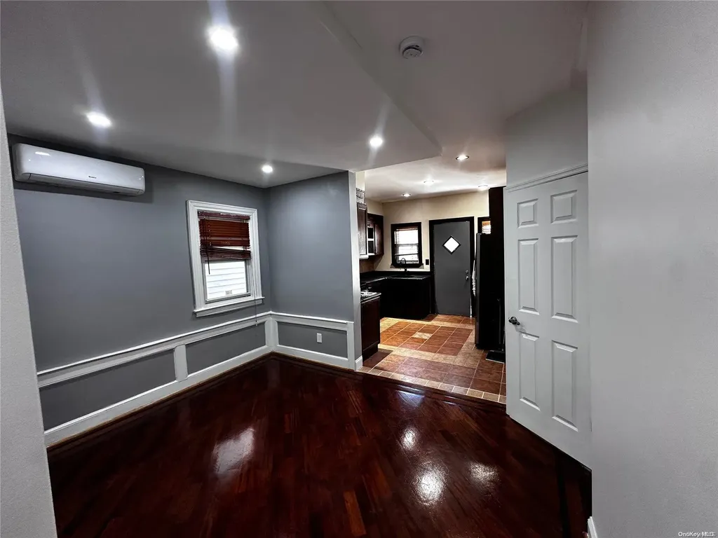 69 Bulwer Brooklyn NY 11207