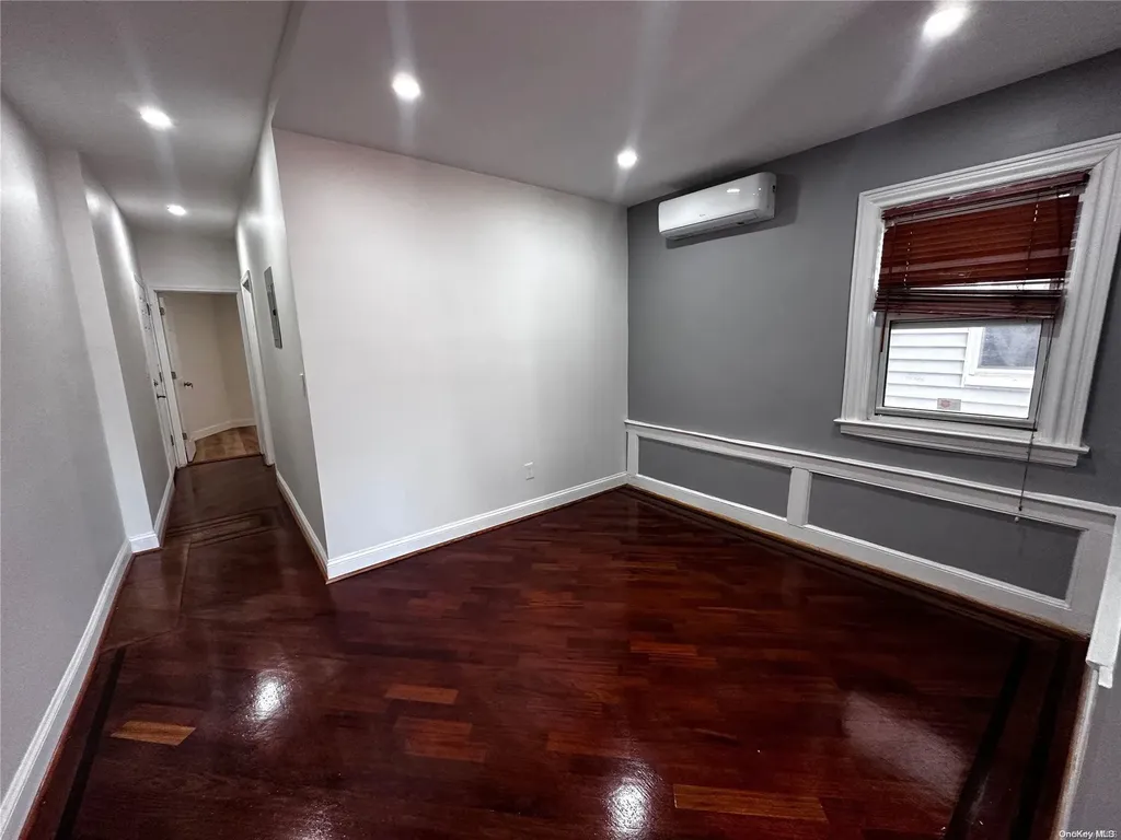 69 Bulwer Brooklyn NY 11207