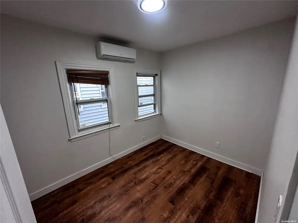 69 Bulwer Brooklyn NY 11207