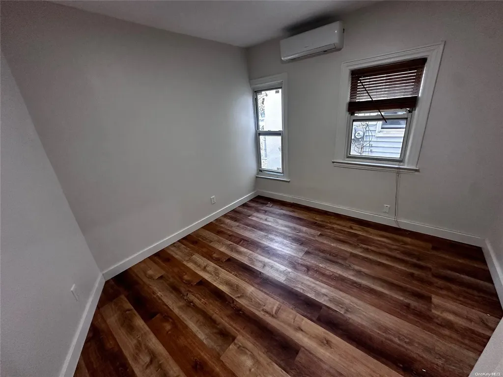 69 Bulwer Brooklyn NY 11207