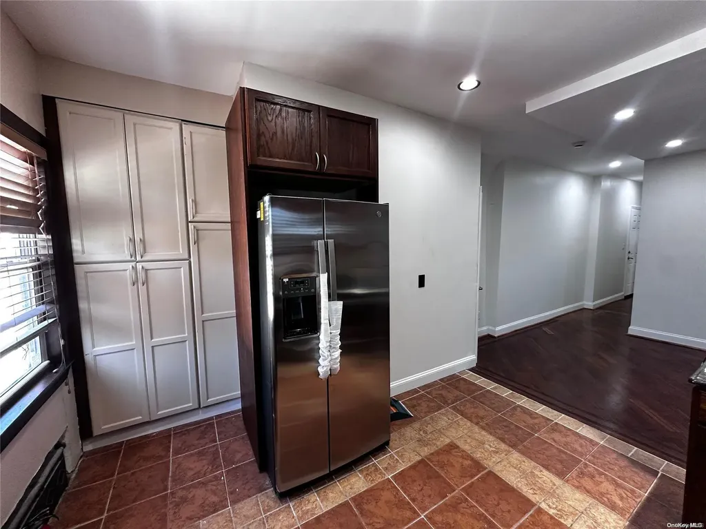 69 Bulwer Brooklyn NY 11207