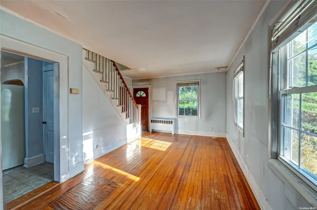 22 Woodland Path Kings Park NY 11754