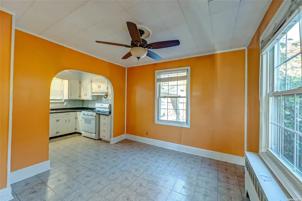 22 Woodland Path Kings Park NY 11754
