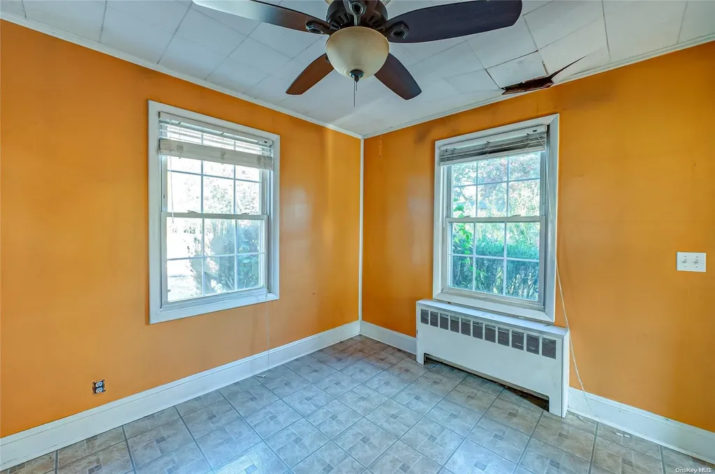 22 Woodland Path Kings Park NY 11754