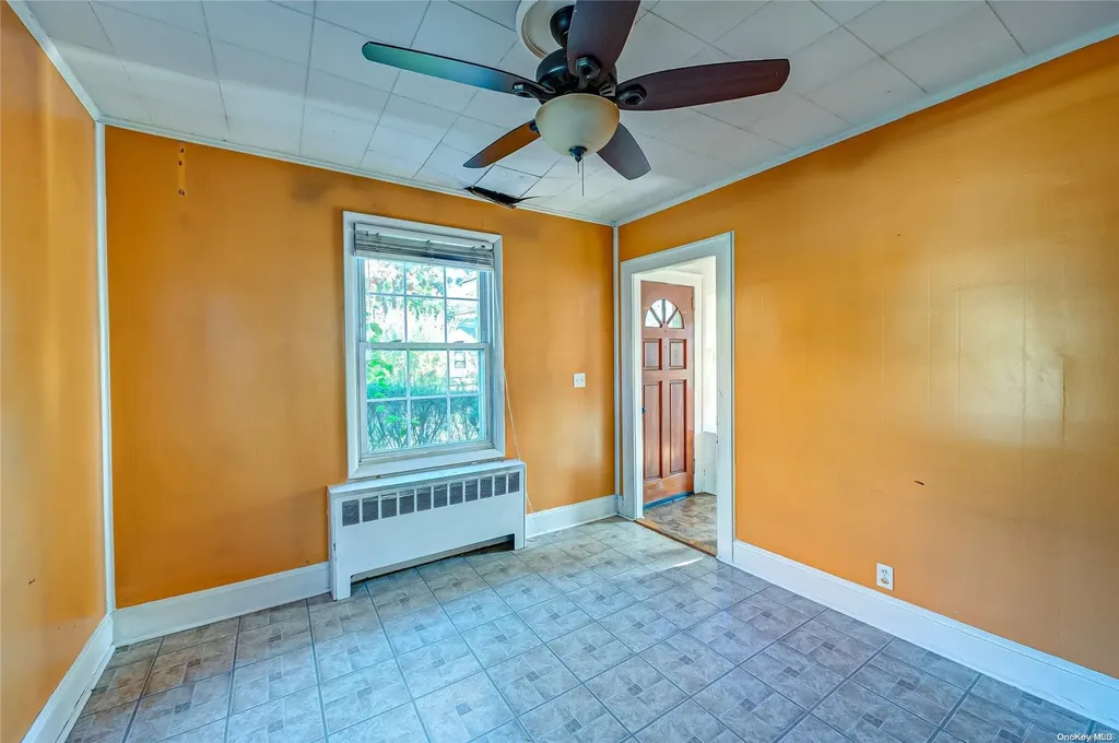 22 Woodland Path Kings Park NY 11754