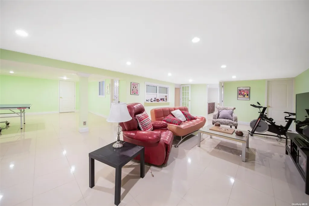 410 S Marginal Road Jericho NY 11753