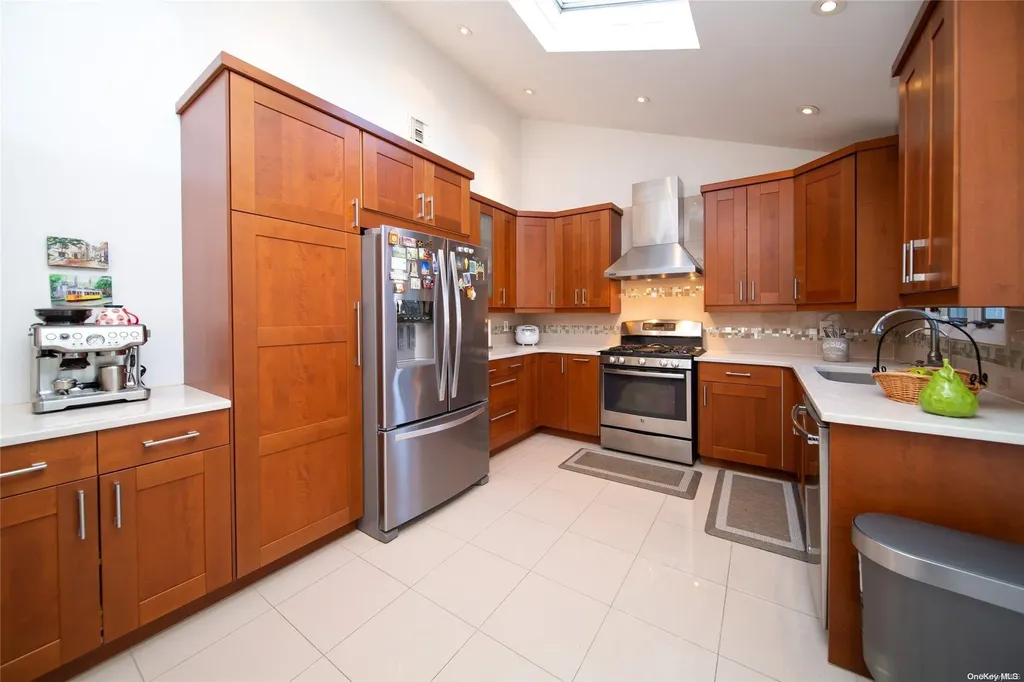 410 S Marginal Road Jericho NY 11753