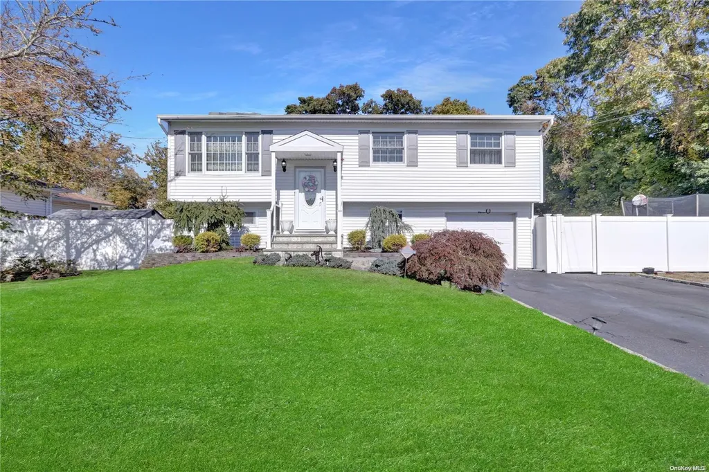 11 Franklin Avenue Selden NY 11784
