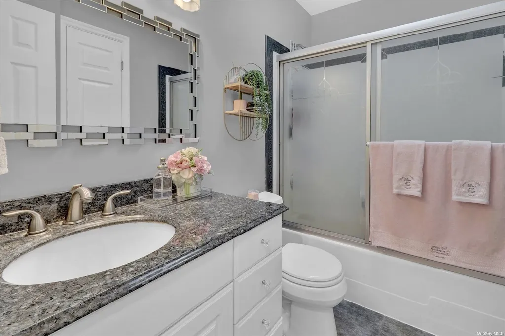 11 Franklin Avenue Selden NY 11784