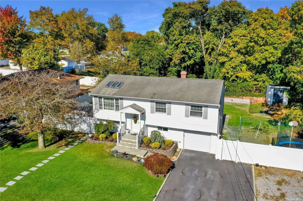 11 Franklin Avenue Selden NY 11784