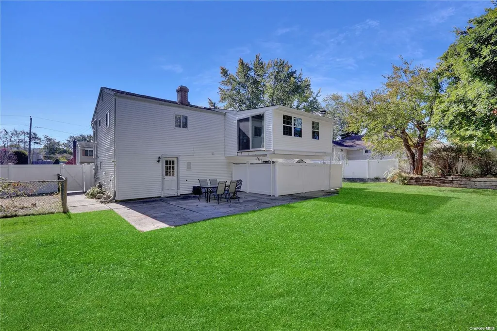 11 Franklin Avenue Selden NY 11784
