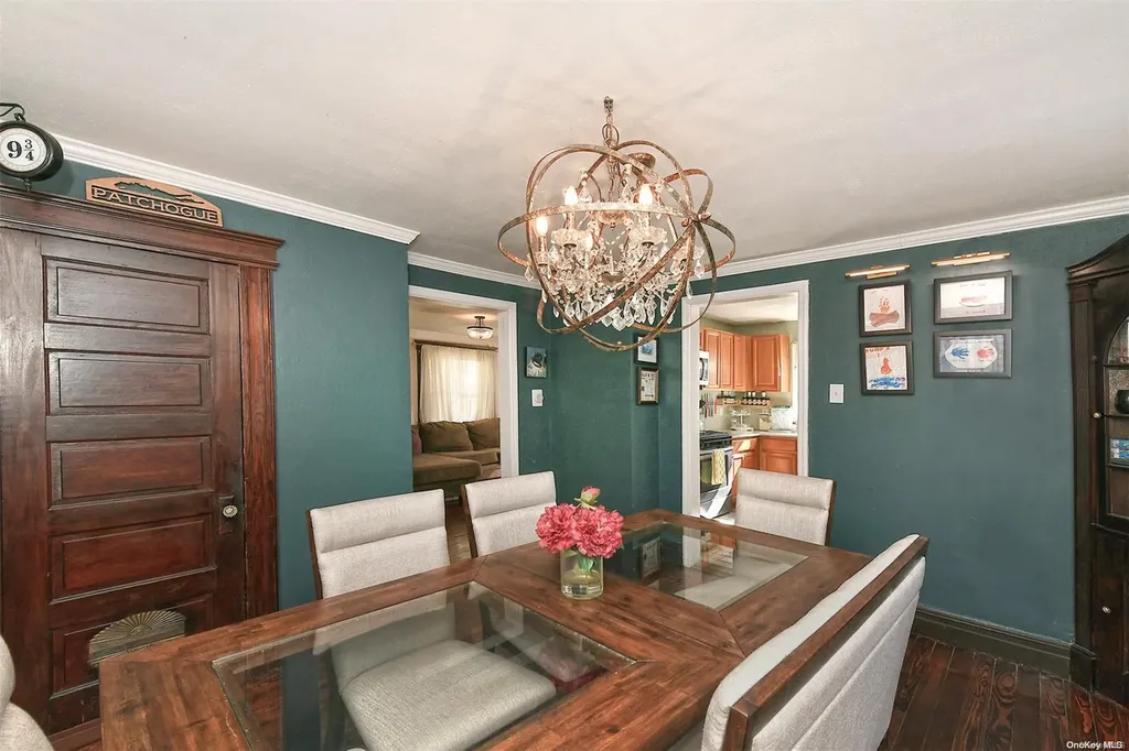 7 S Prospect Avenue Patchogue NY 11772