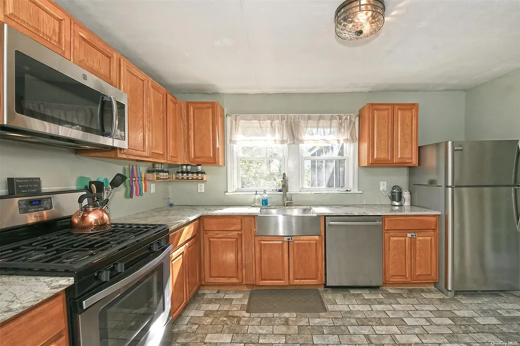 7 S Prospect Avenue Patchogue NY 11772