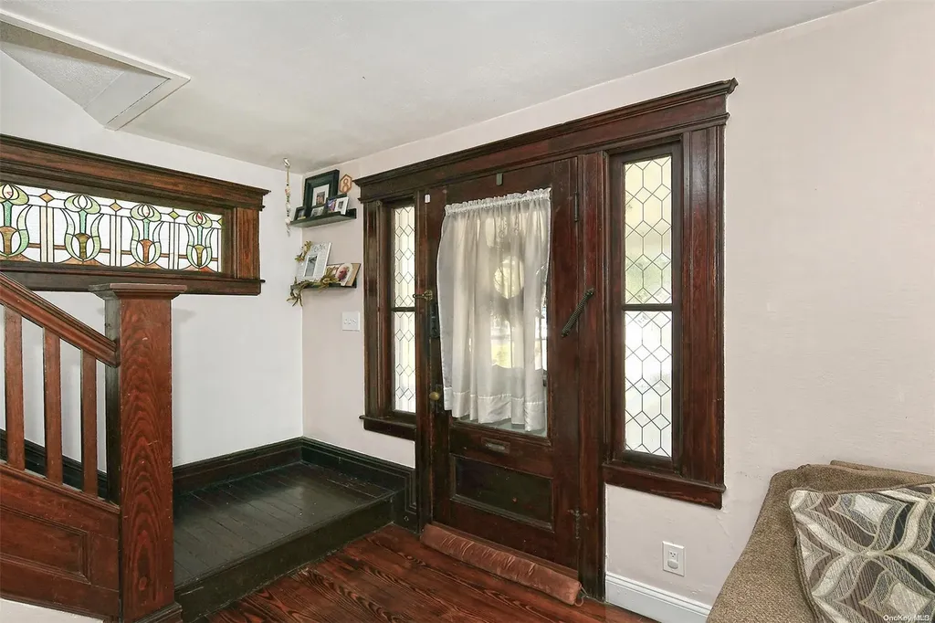 7 S Prospect Avenue Patchogue NY 11772