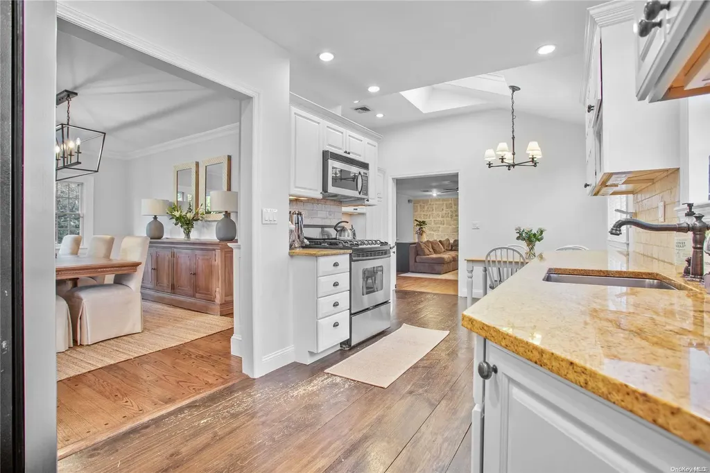 315 Horton Highway Mineola NY 11501