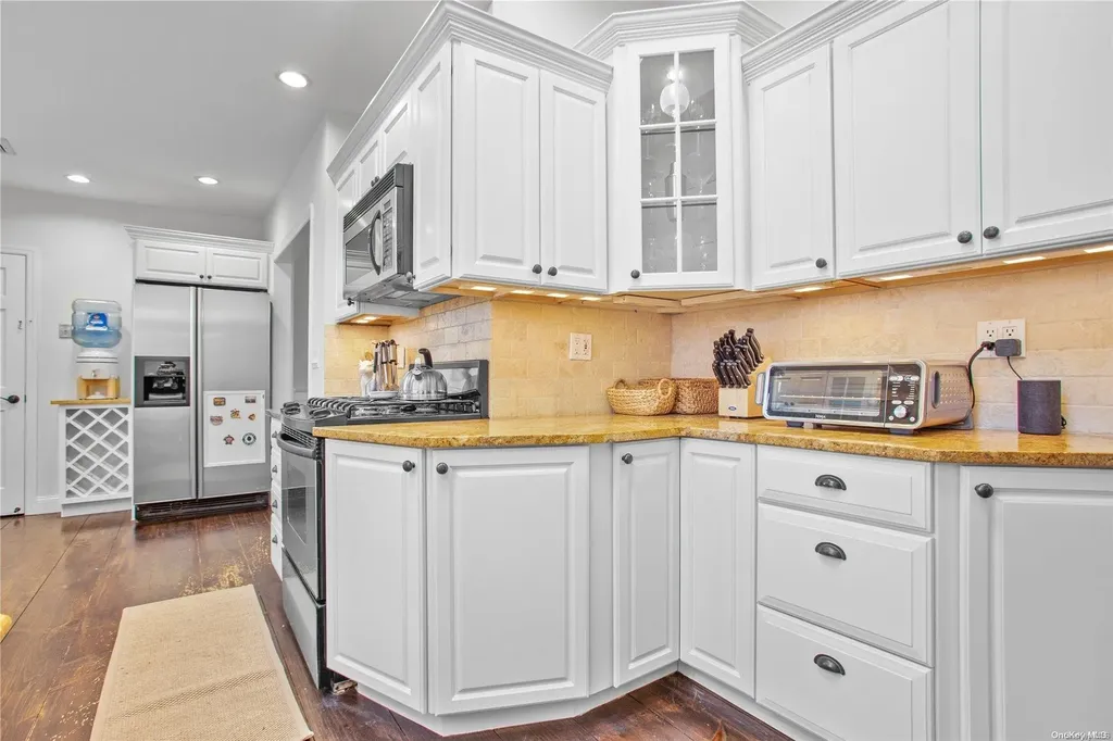 315 Horton Highway Mineola NY 11501